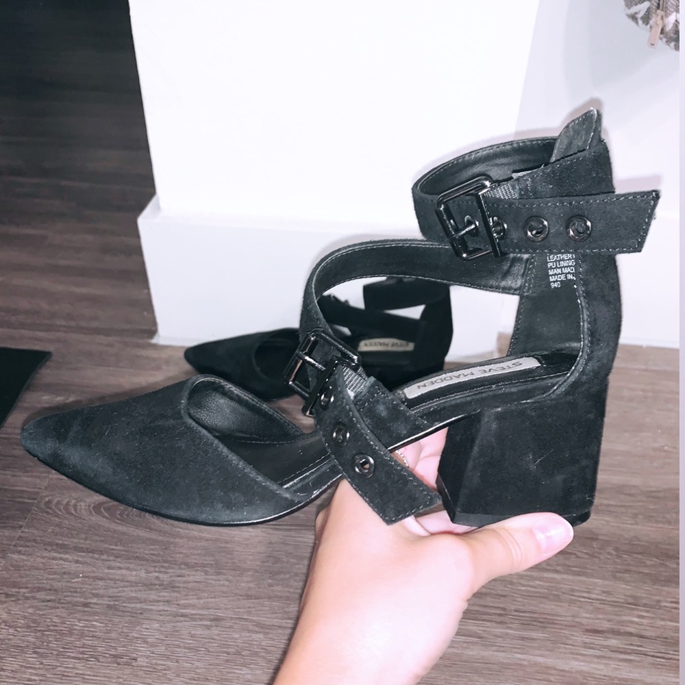 Steve Madden 2 inch heel, Black Pointed Toe Size 6
